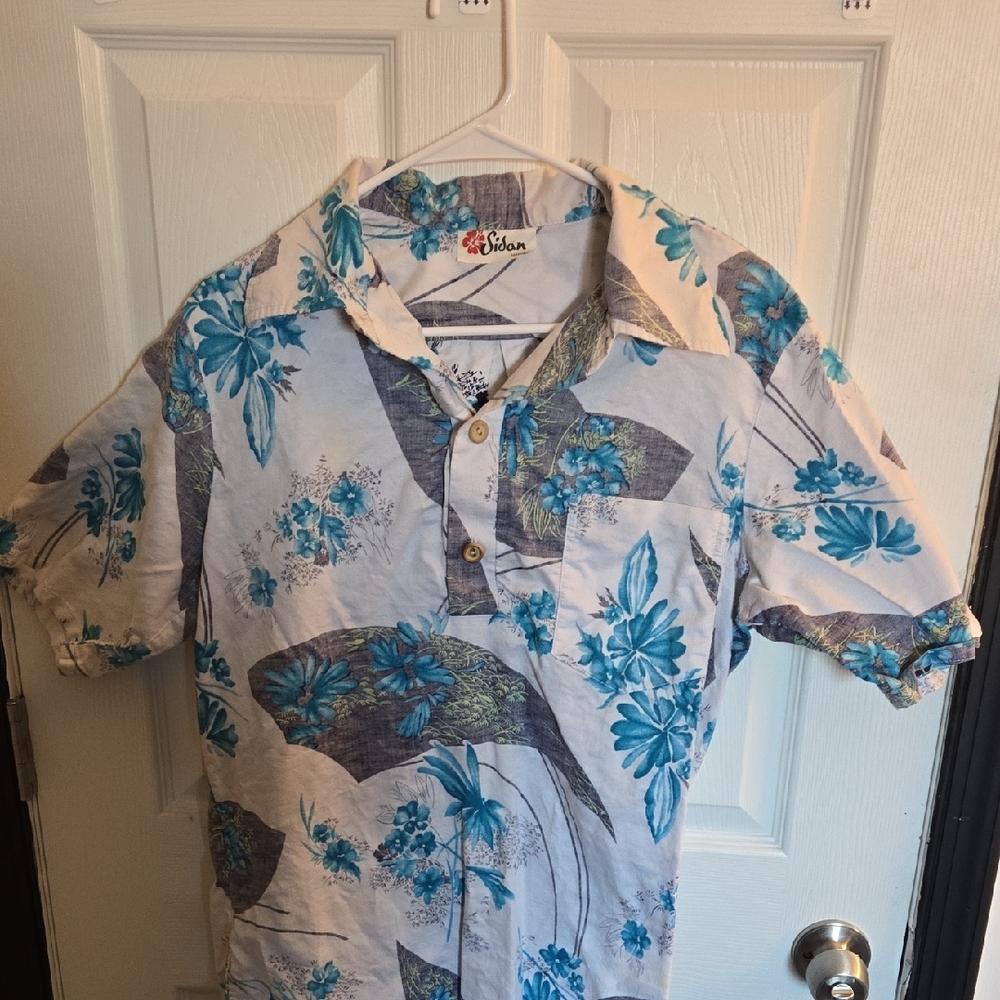 Vintage Sidan Cubavera Blue and White Casual Button Down Shirt Made In Hawaii